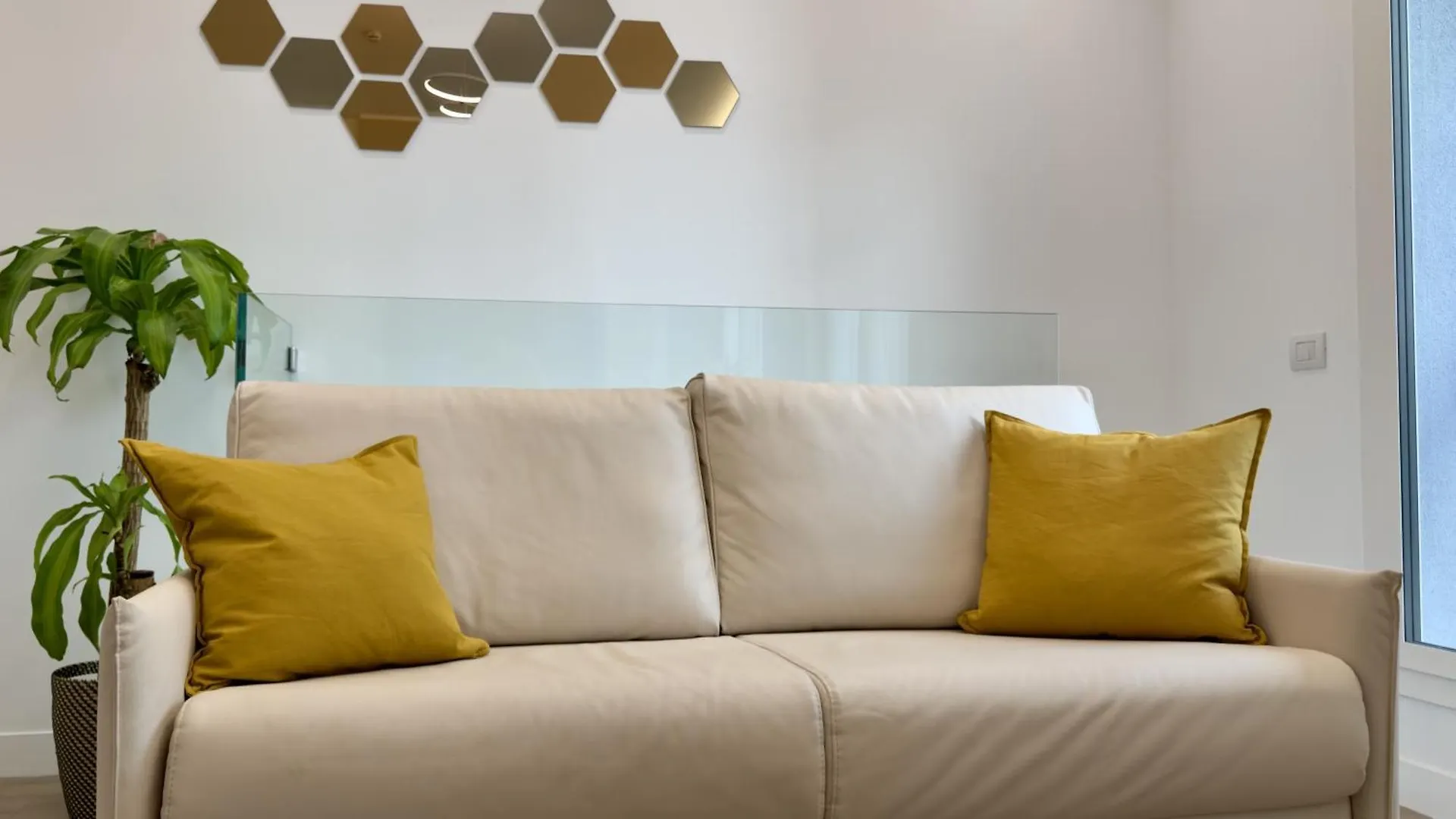 Fiera Milano & Portello, Teodorico Apartments