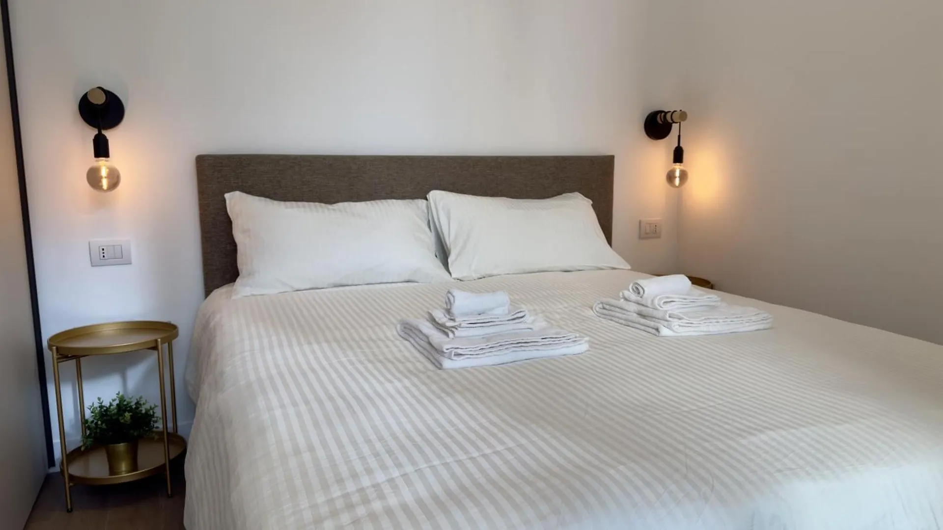 Fiera Milano & Portello, Teodorico Apartments Italy