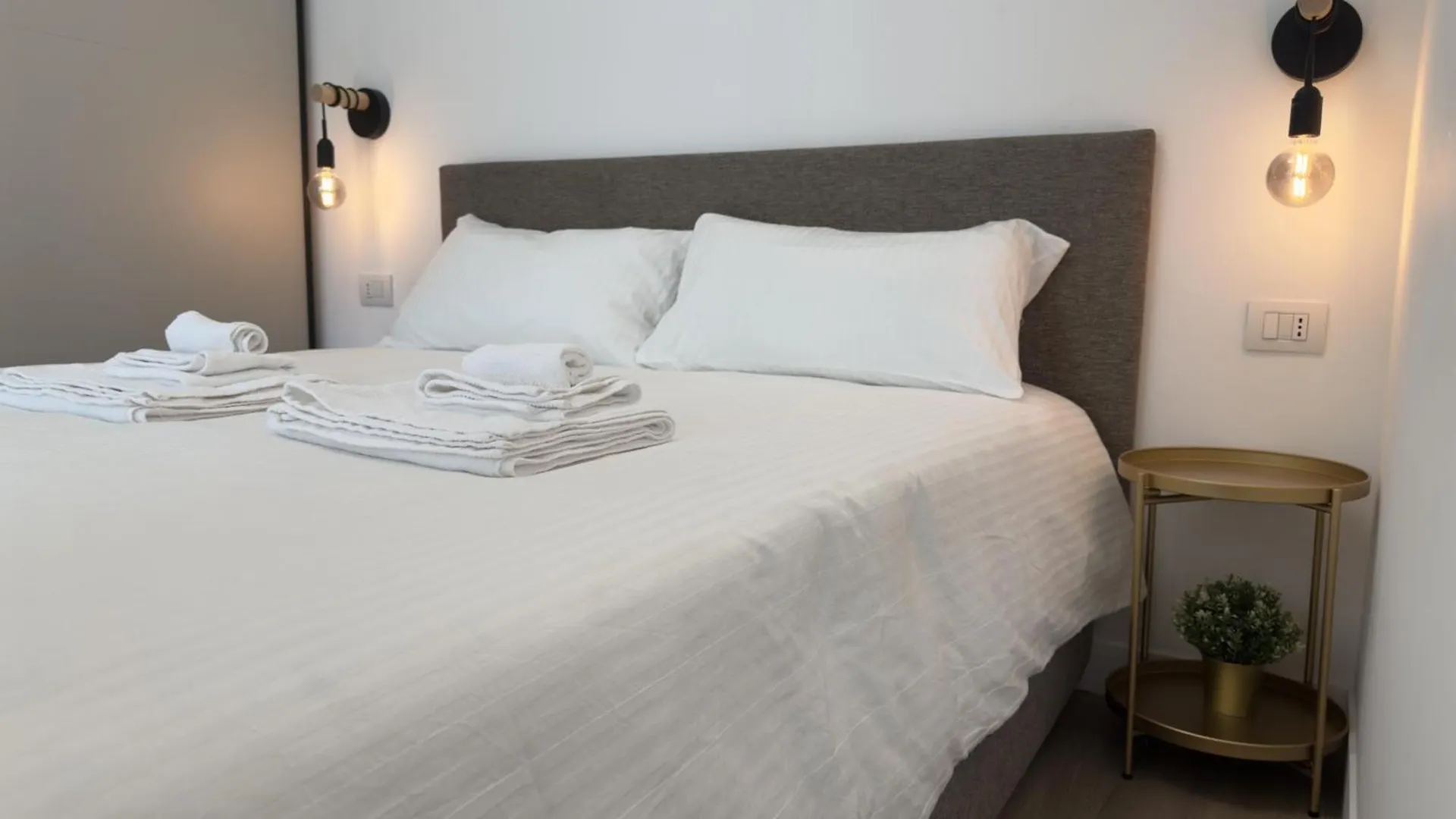 Fiera Milano & Portello, Teodorico Apartments Milan