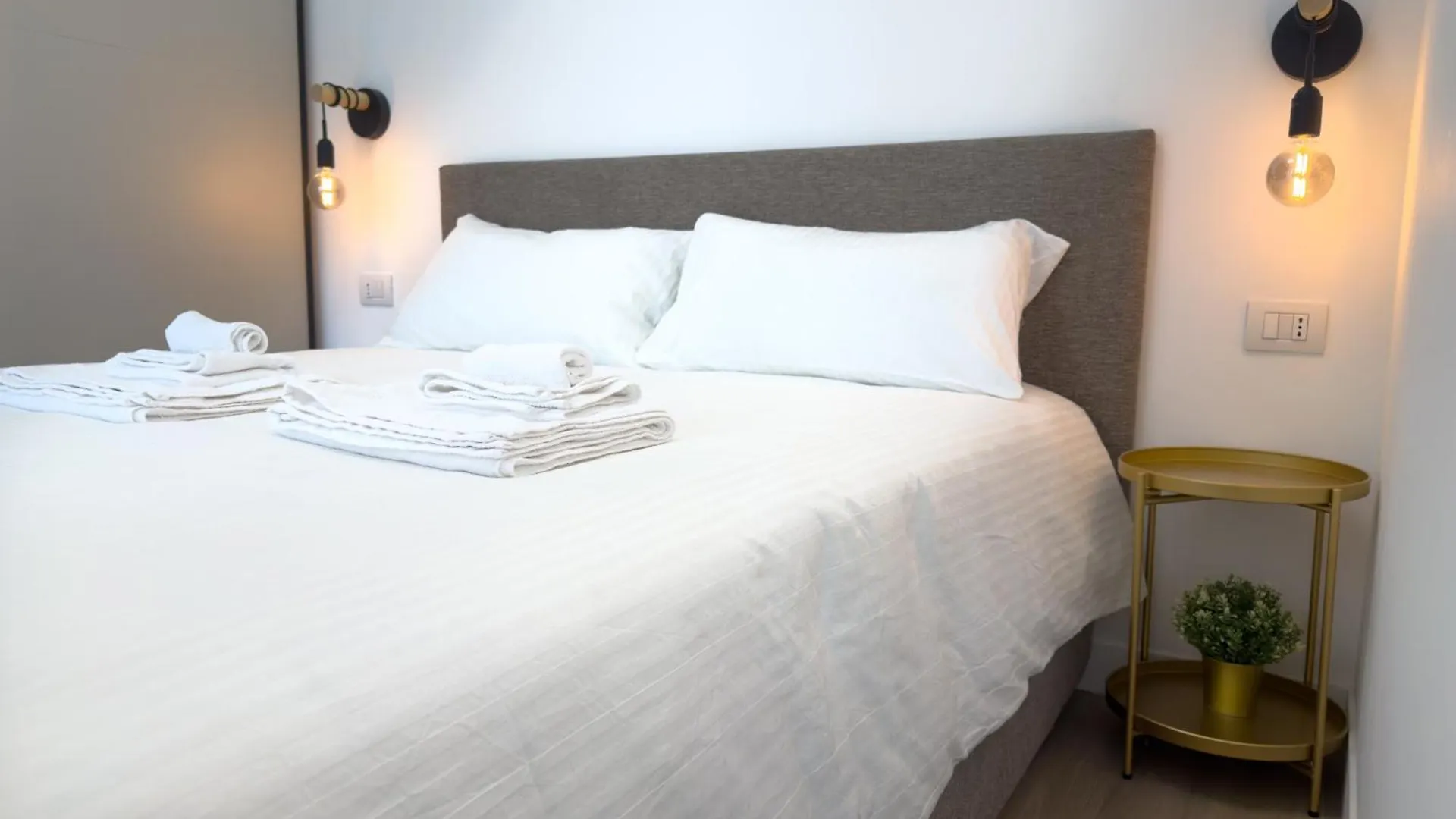 Fiera Milano & Portello, Teodorico Apartments Italy