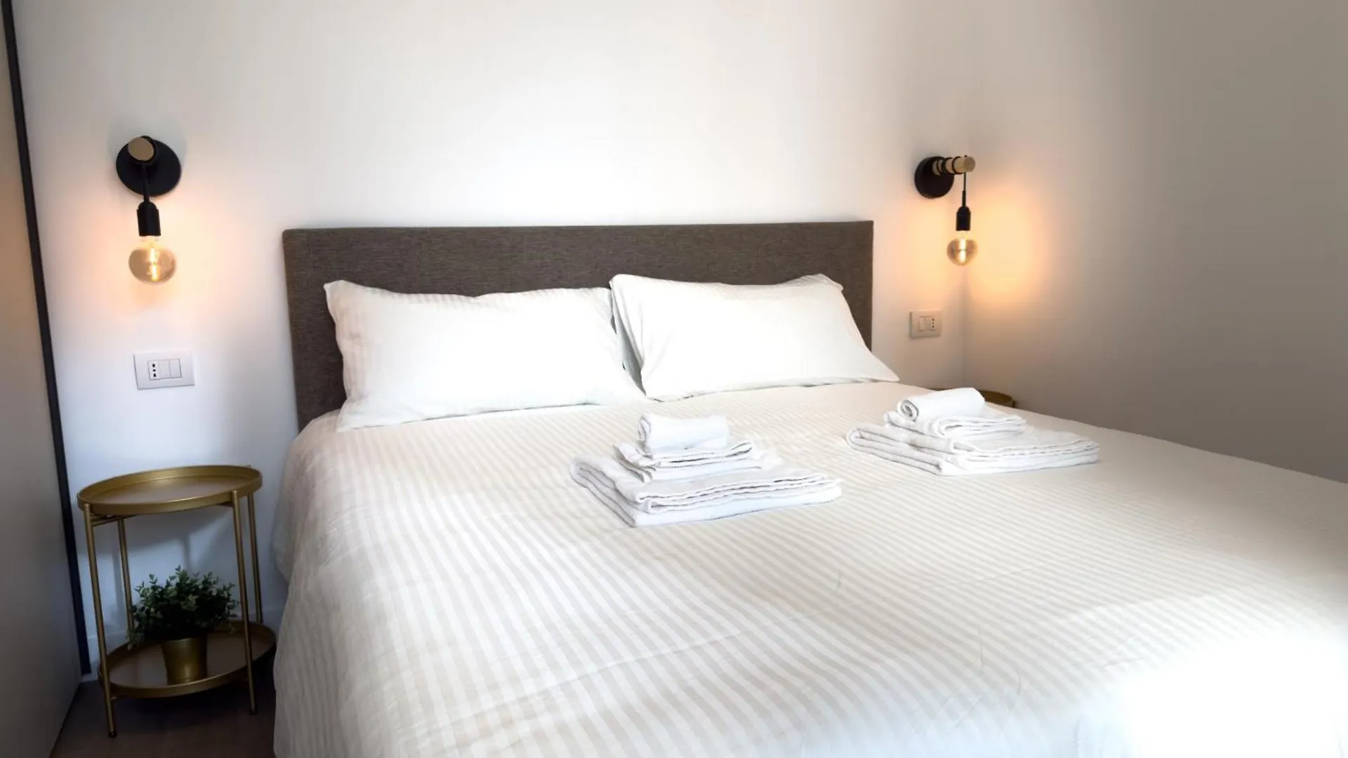 Fiera Milano & Portello, Teodorico Apartments 0*, Milan Italy